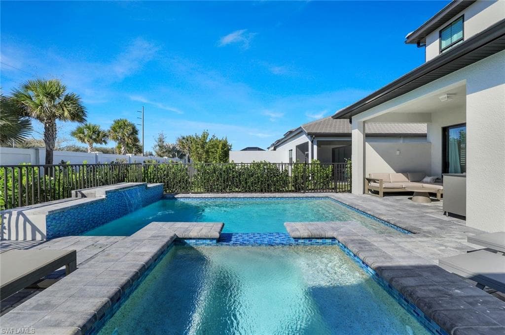 14716 Kingfisher LOOP, NAPLES FL 34120-24