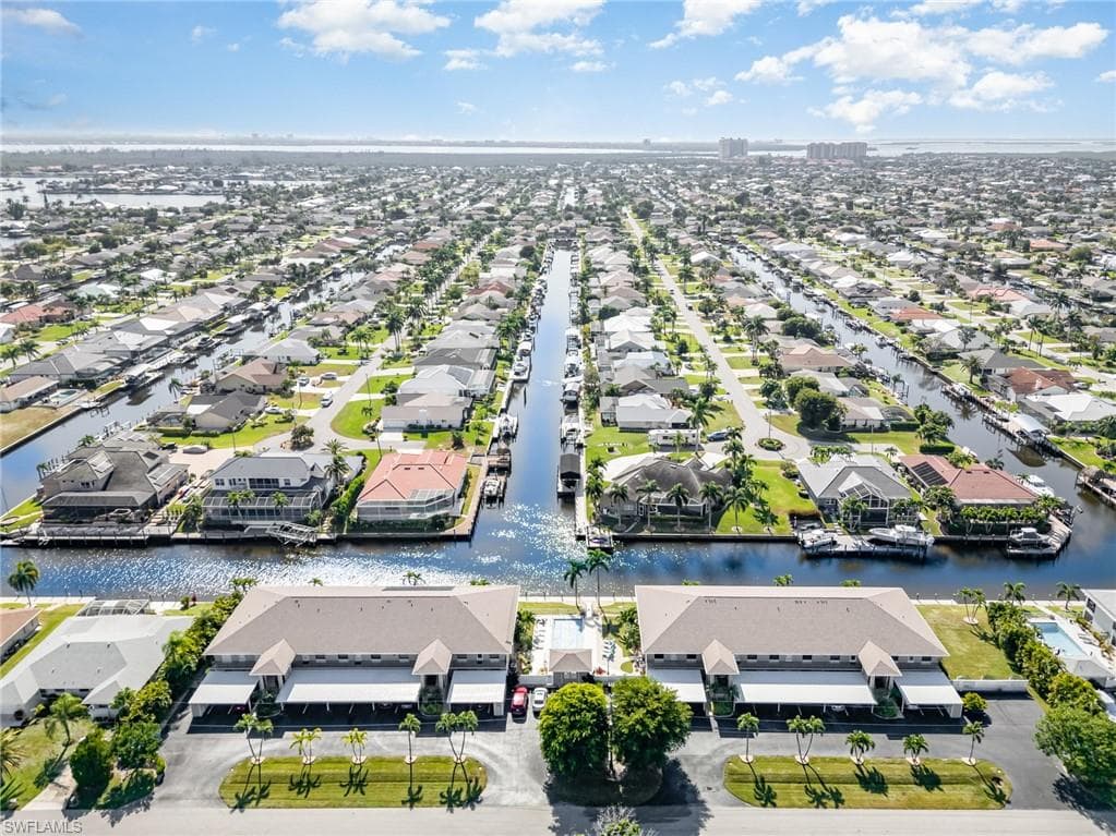 912 SW 48th TER 208-34