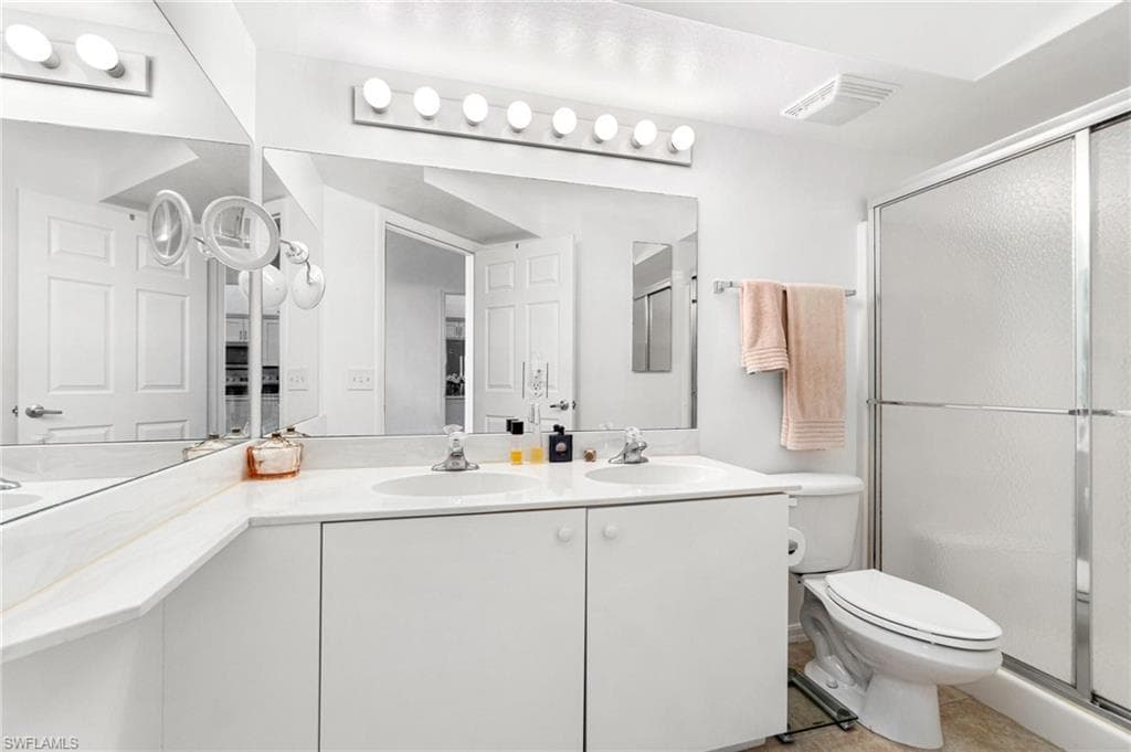 4945 Cougar CT S # 202, NAPLES FL 34109-18