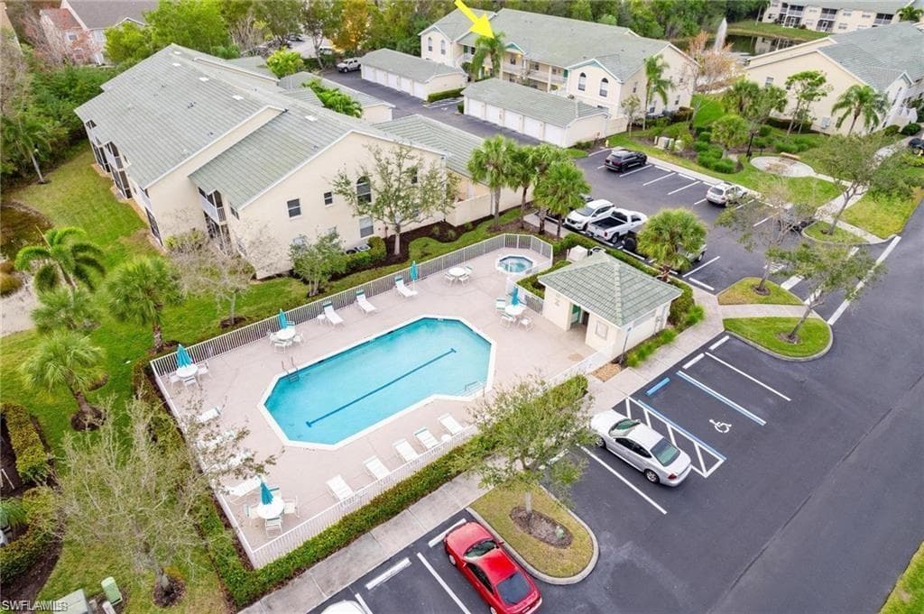 4945 Cougar CT S # 202, NAPLES FL 34109-38