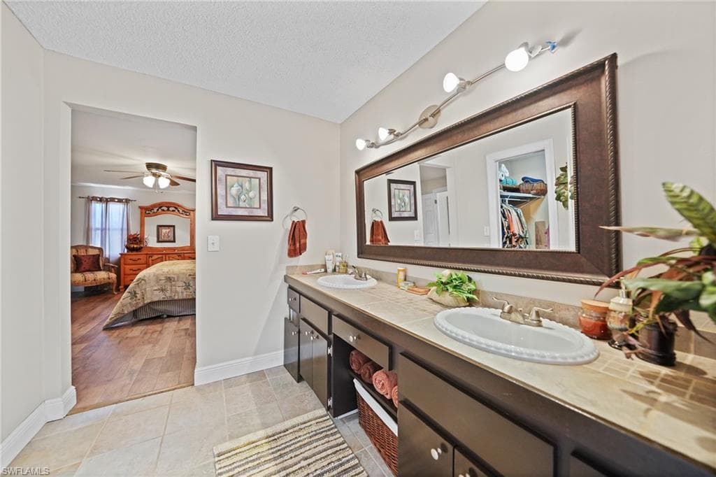 4536 Vinsetta AVE, NORTH FORT MYERS FL 33903-18