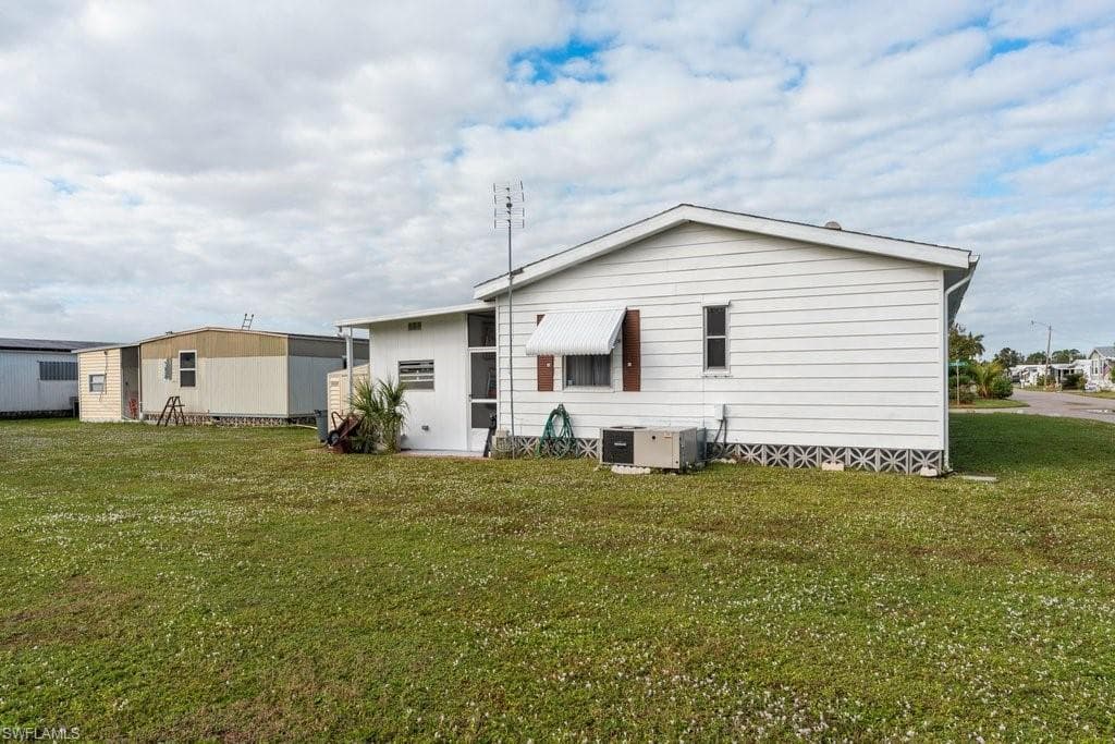 2798 Teakwood BLVD, NORTH FORT MYERS FL 33917-22