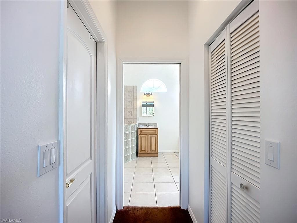 4353 Hidden River RD, SARASOTA FL 34240-23