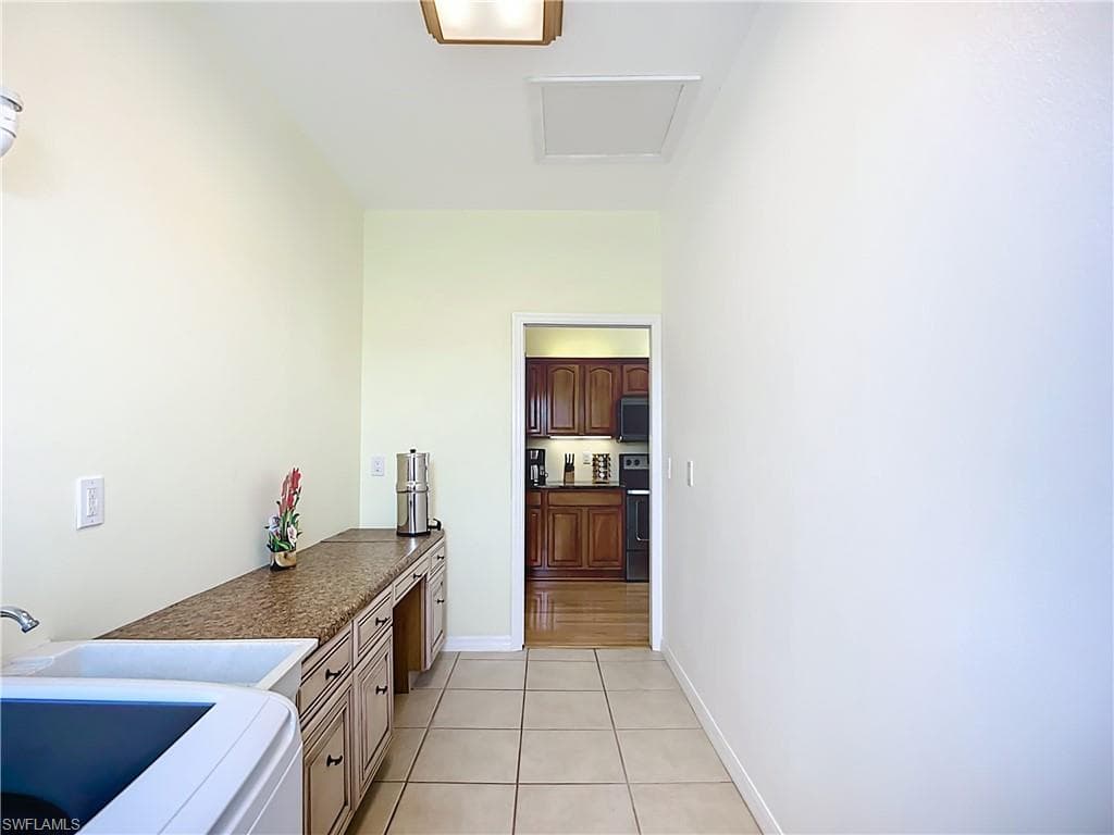 4353 Hidden River RD, SARASOTA FL 34240-33