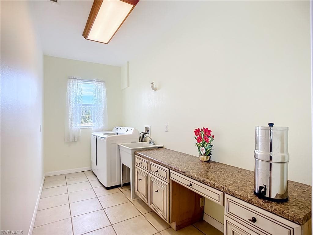 4353 Hidden River RD, SARASOTA FL 34240-31