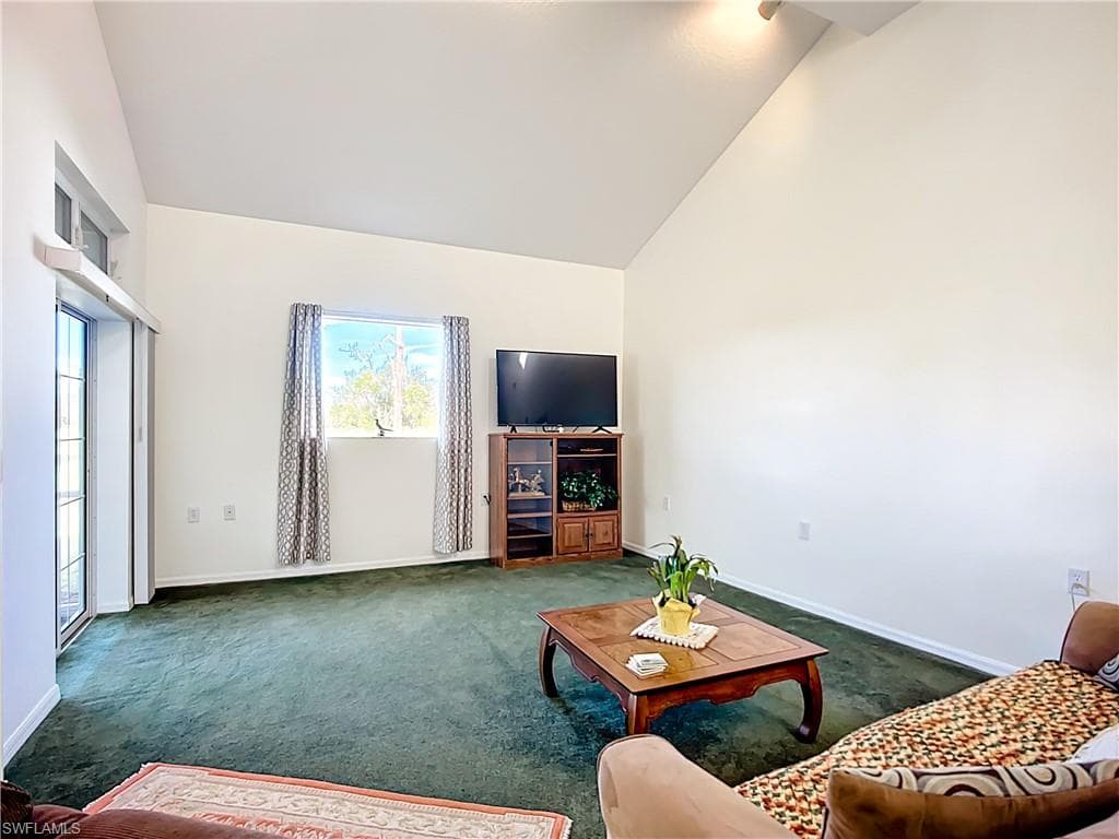 4353 Hidden River RD, SARASOTA FL 34240-17