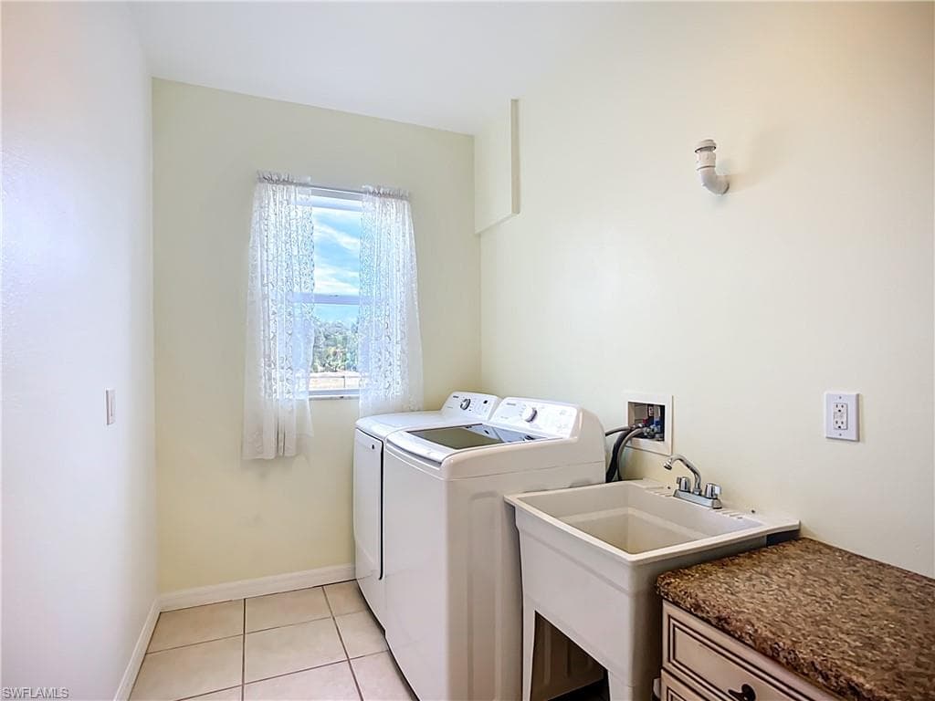 4353 Hidden River RD, SARASOTA FL 34240-32