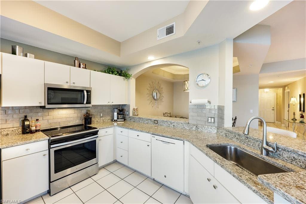 4650 Turnberry Lake DR # 102, ESTERO FL 33928-9