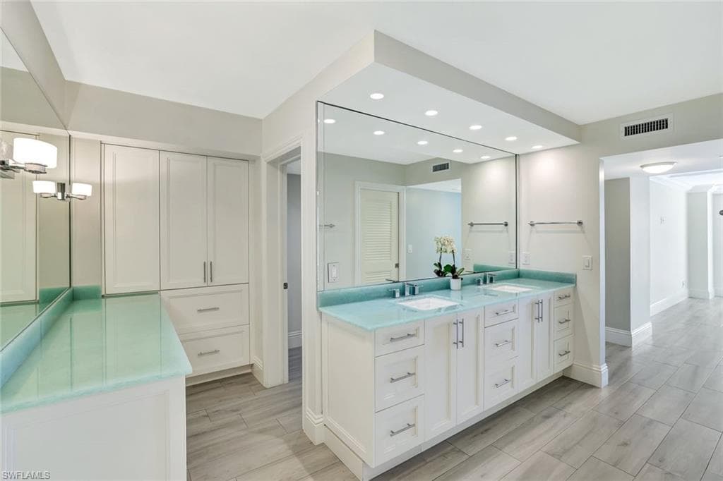 4401 Gulf Shore BLVD N # C205, NAPLES FL 34103-13