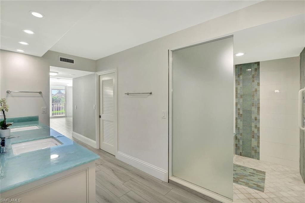 4401 Gulf Shore BLVD N # C205, NAPLES FL 34103-14