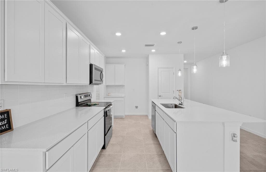 1650 Lake Jessup CIR, CAPE CORAL FL 33909-5