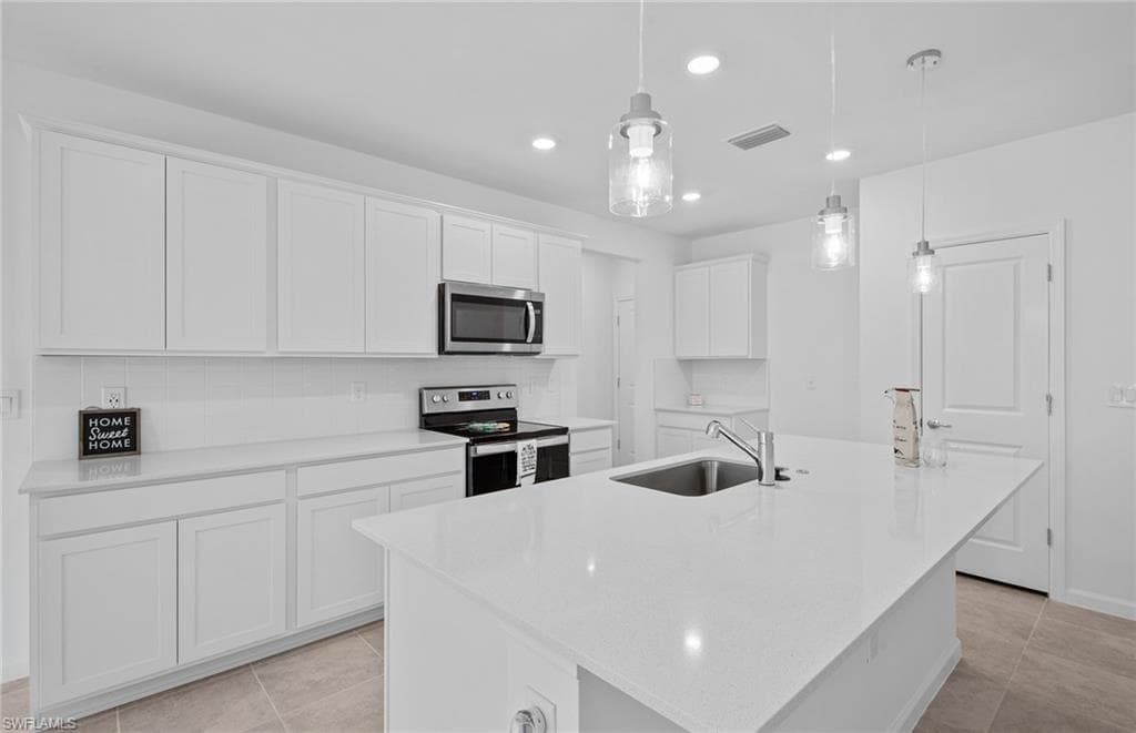 1648 Lake Jessup CIR, CAPE CORAL FL 33909-6