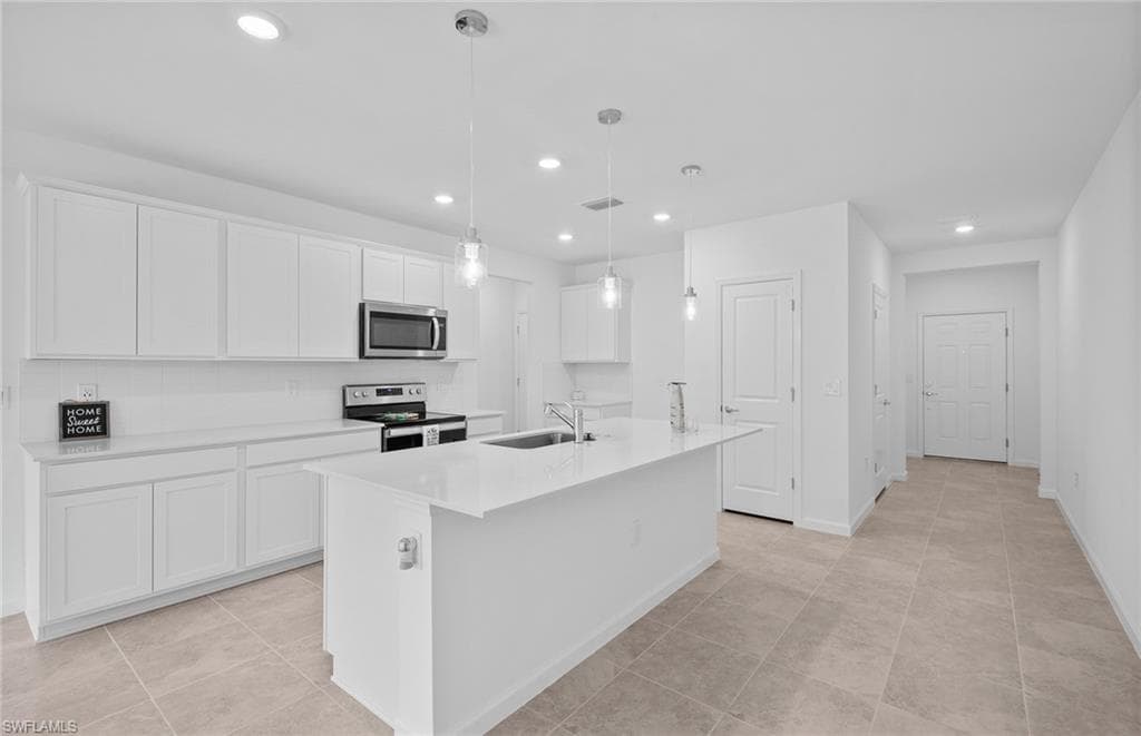 1648 Lake Jessup CIR, CAPE CORAL FL 33909-4