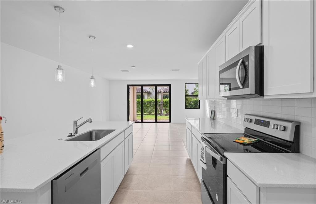 1648 Lake Jessup CIR, CAPE CORAL FL 33909-7