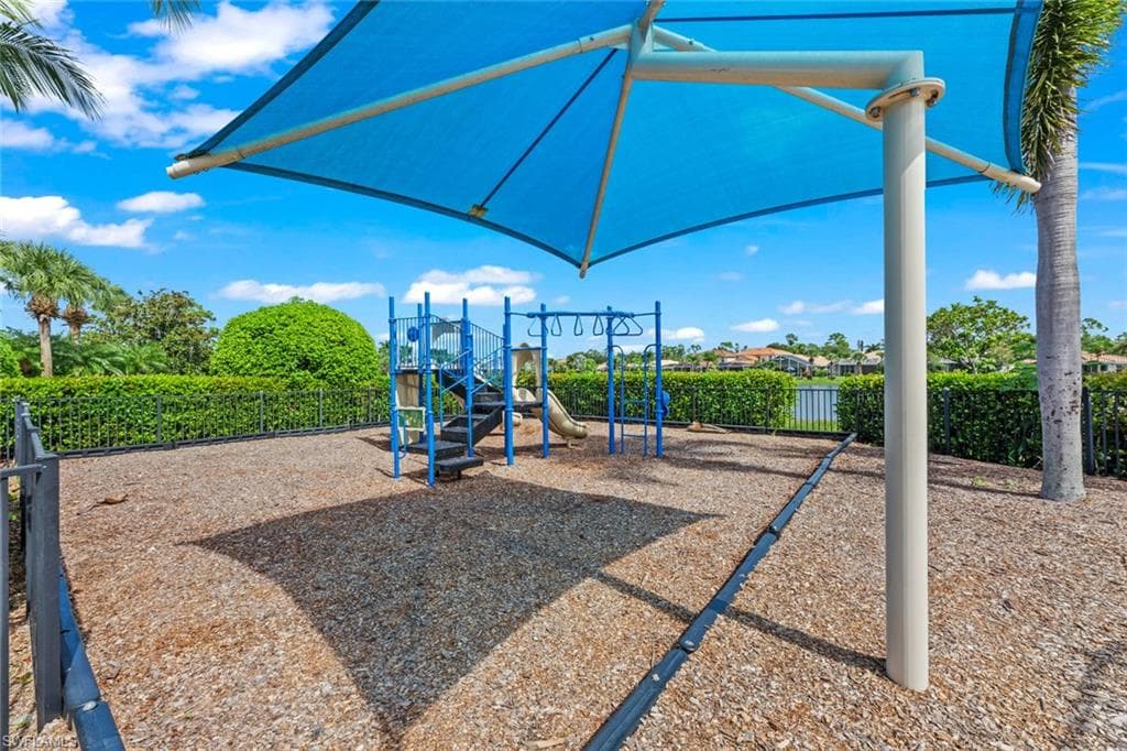 9409 La Bianco ST, ESTERO FL 33967-46