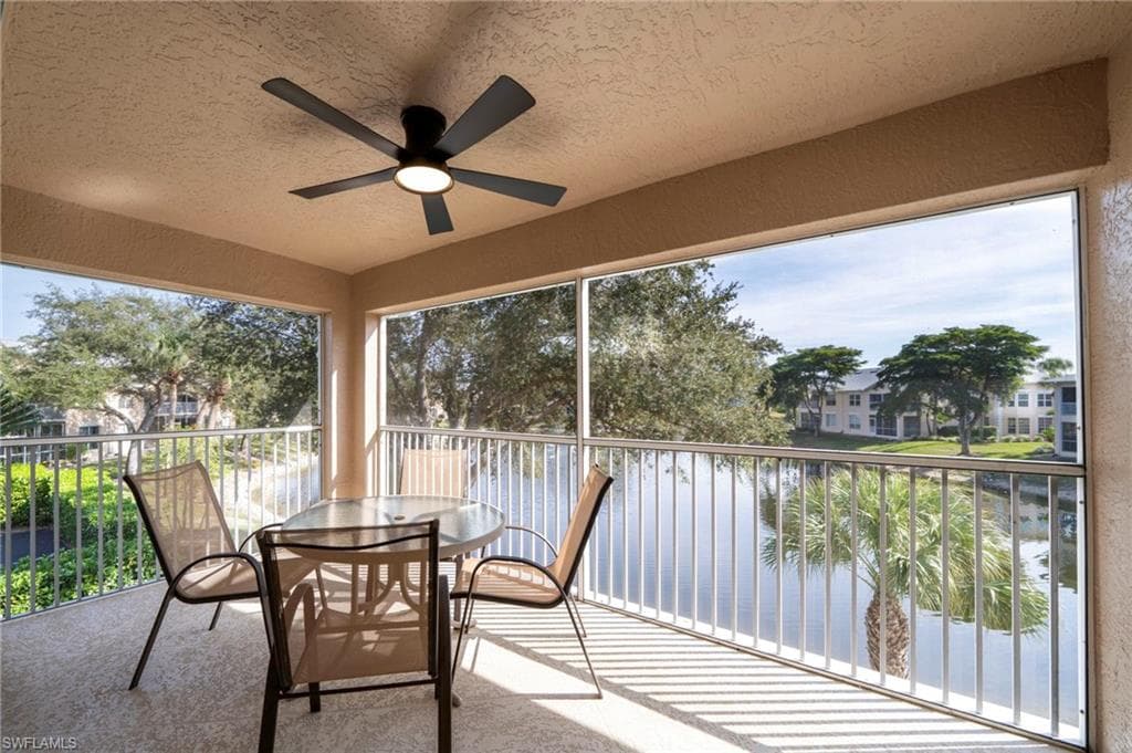 440 Wiggins Lake CT # 201, NAPLES FL 34110-1