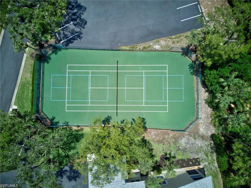 440 Wiggins Lake CT # 201, NAPLES FL 34110-23