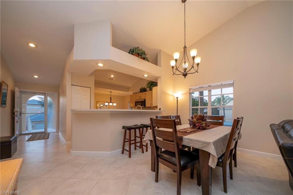 440 Wiggins Lake CT # 201, NAPLES FL 34110-9