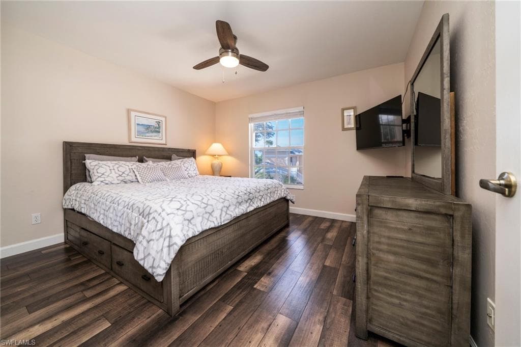 440 Wiggins Lake CT # 201, NAPLES FL 34110-18