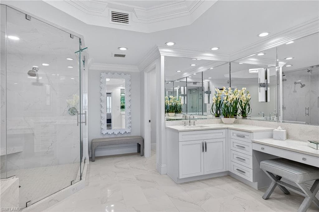 2549 W Gulf DR # 206, SANIBEL FL 33957-19