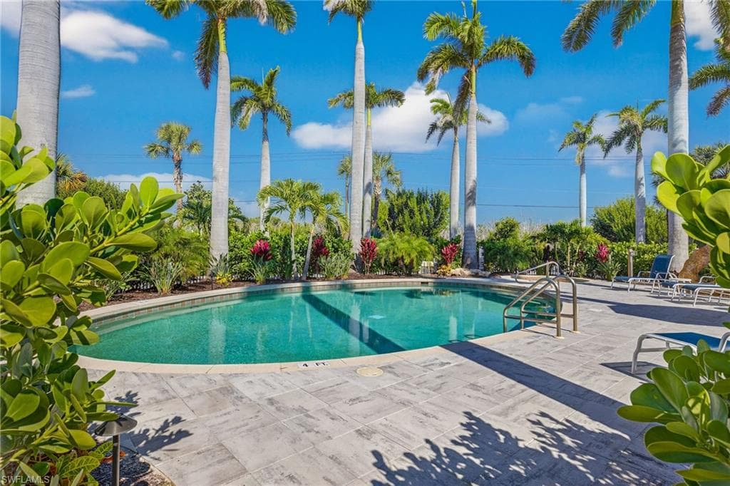 2549 W Gulf DR # 206, SANIBEL FL 33957-44