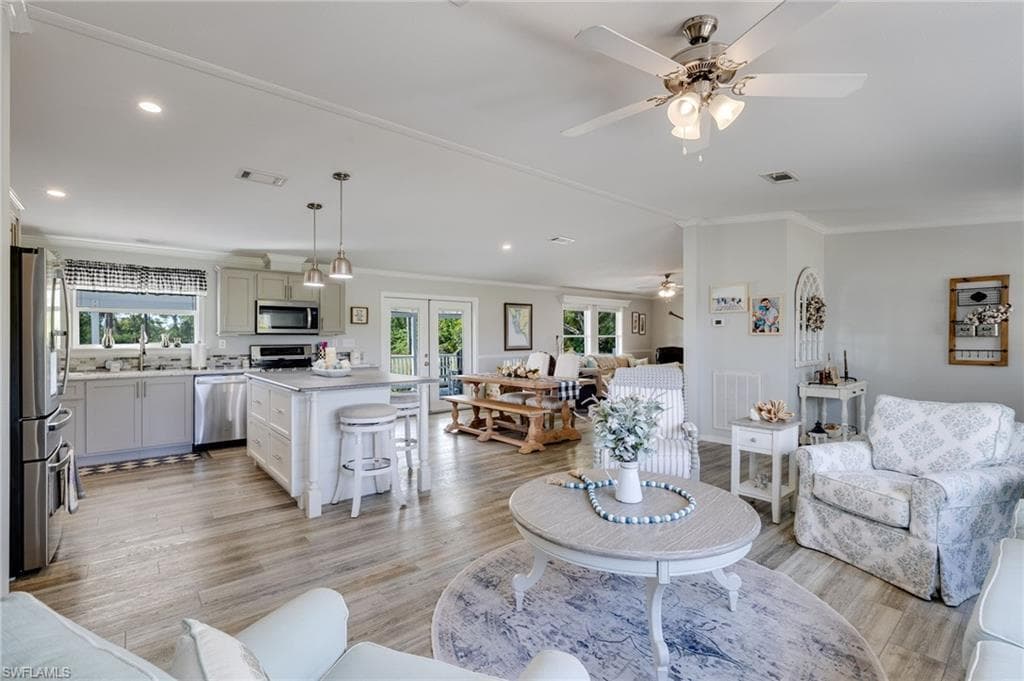 19440 Pony LN, NORTH FORT MYERS FL 33903-11