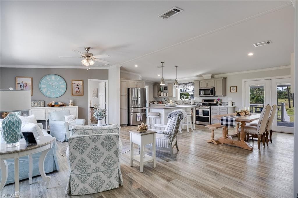 19440 Pony LN, NORTH FORT MYERS FL 33903-13