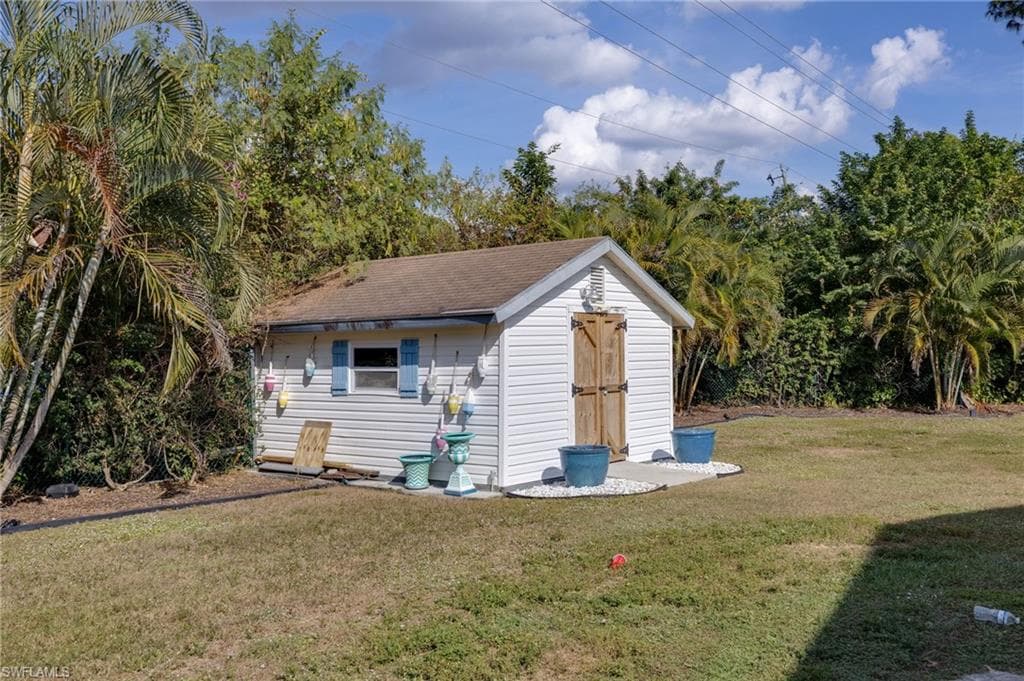19440 Pony LN, NORTH FORT MYERS FL 33903-3