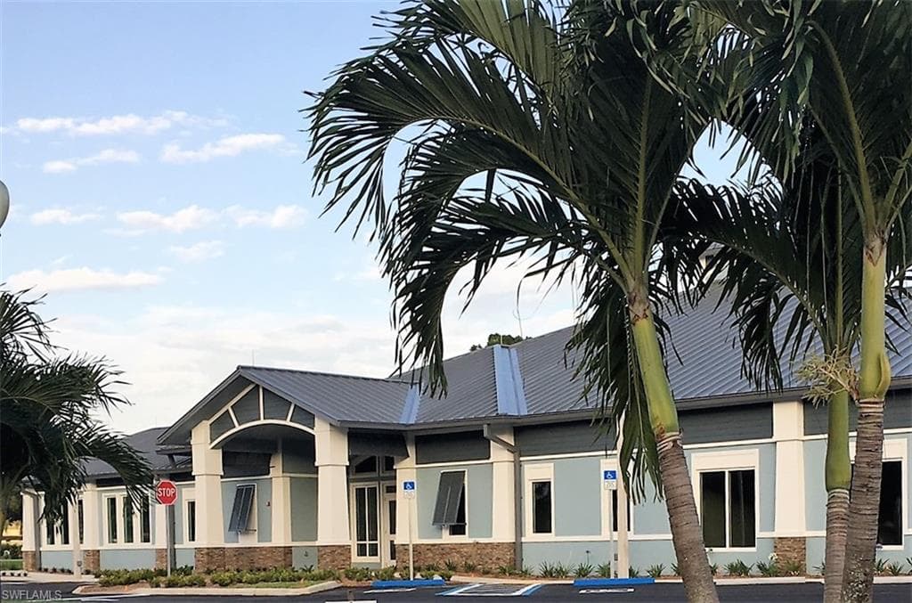 5770 Trailwinds DR # 211, FORT MYERS FL 33907-29