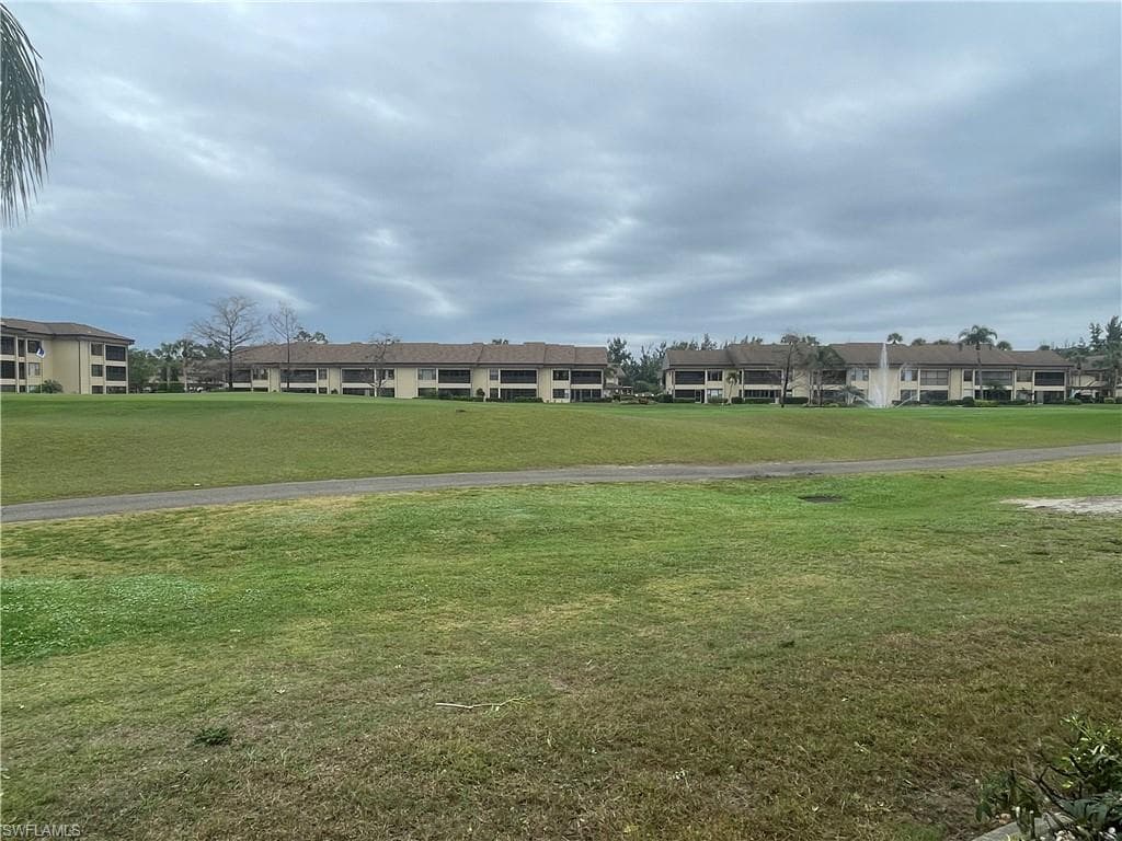 5770 Trailwinds DR # 211, FORT MYERS FL 33907-14