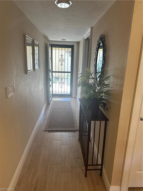 5770 Trailwinds DR # 211, FORT MYERS FL 33907-24