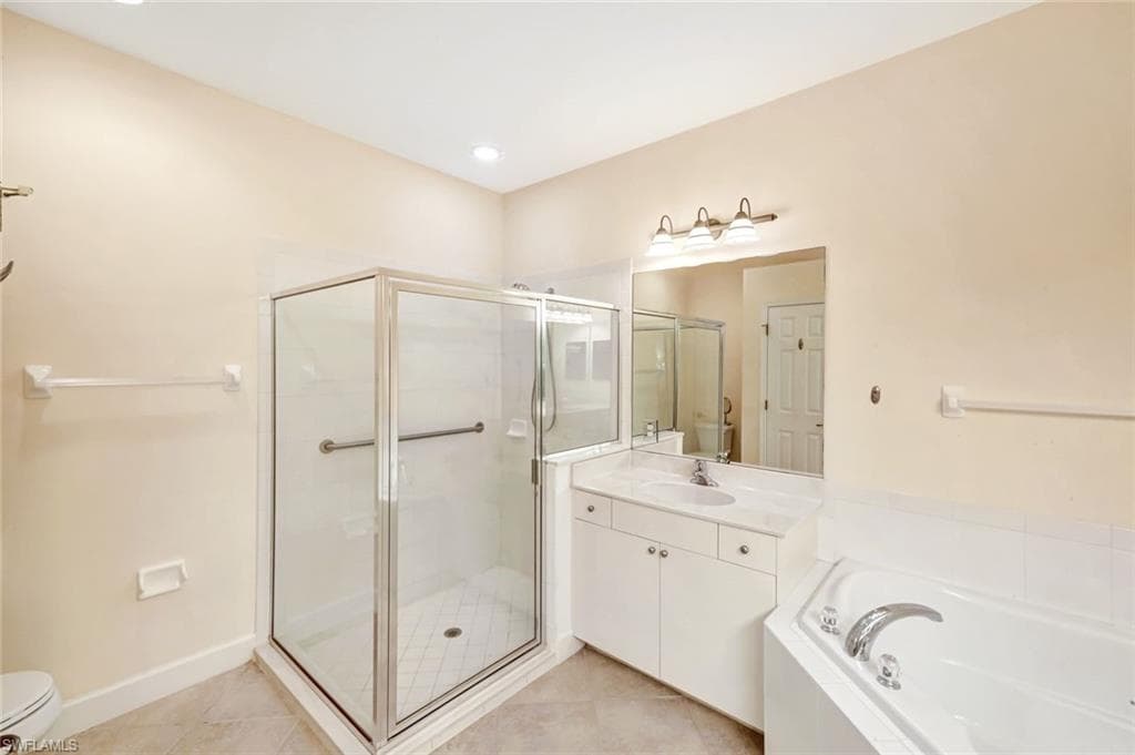 26401 Lucky Stone RD # 102, BONITA SPRINGS FL 34135-15