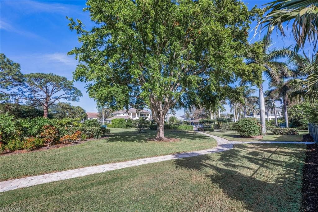 735 Parkview LN-27