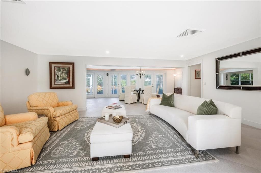 735 Parkview LN-4