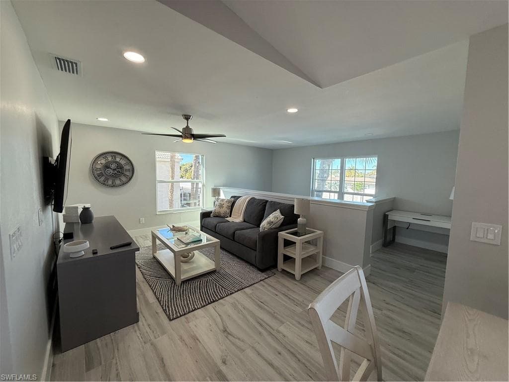 834 Gulf Pavilion DR # 204, NAPLES FL 34108-4