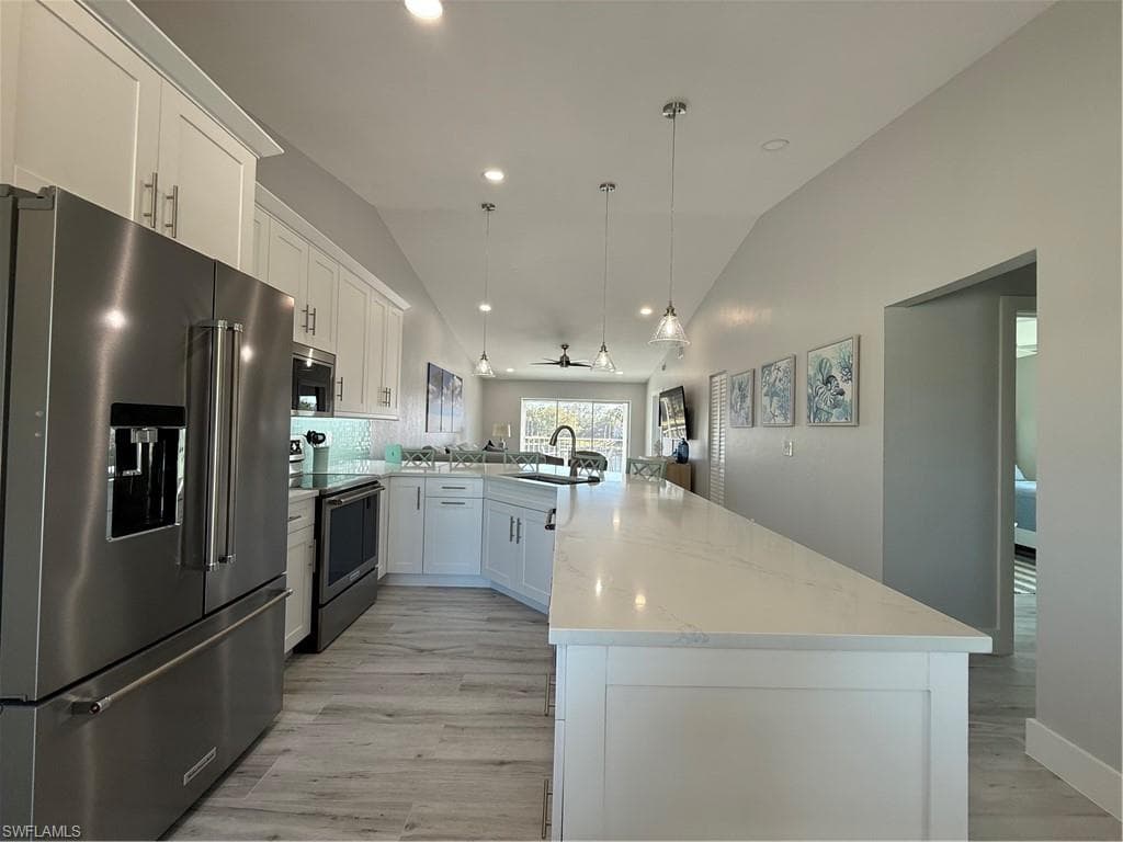 834 Gulf Pavilion DR # 204, NAPLES FL 34108-9