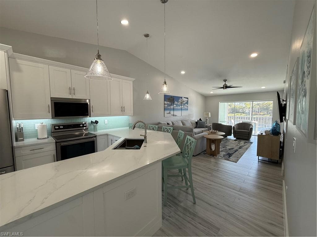 834 Gulf Pavilion DR # 204, NAPLES FL 34108-10