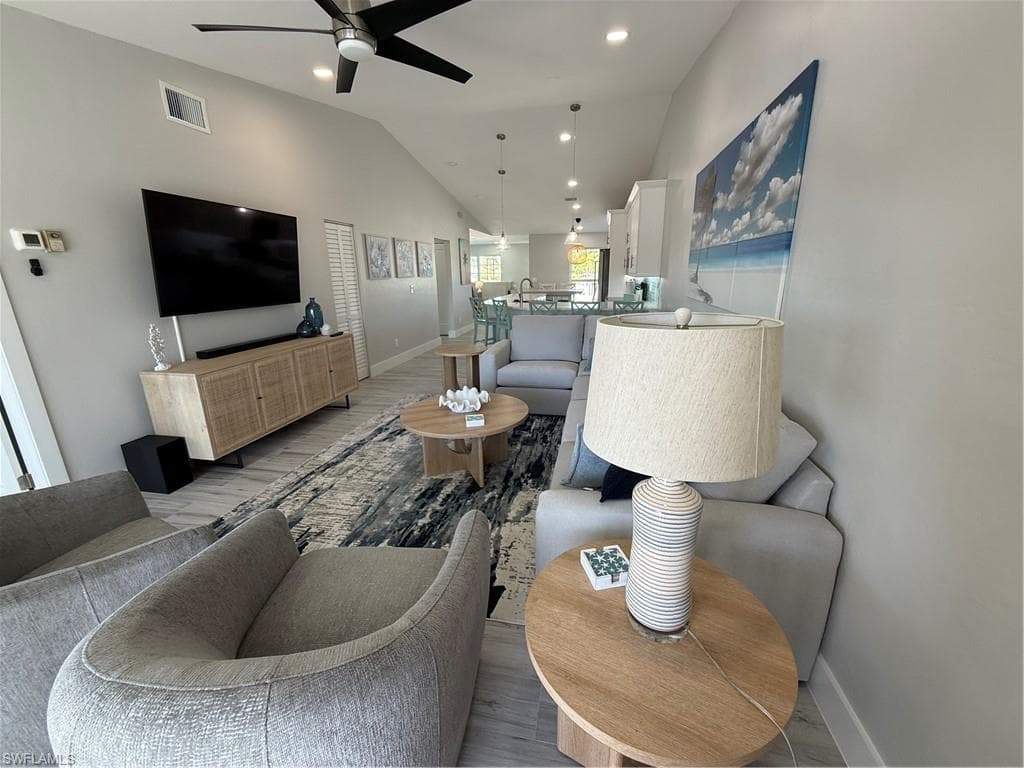 834 Gulf Pavilion DR # 204, NAPLES FL 34108-18