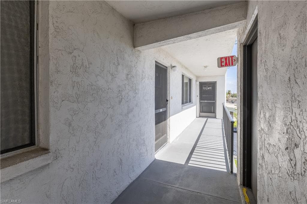 4906 Victoria DR # 313, CAPE CORAL FL 33904-1