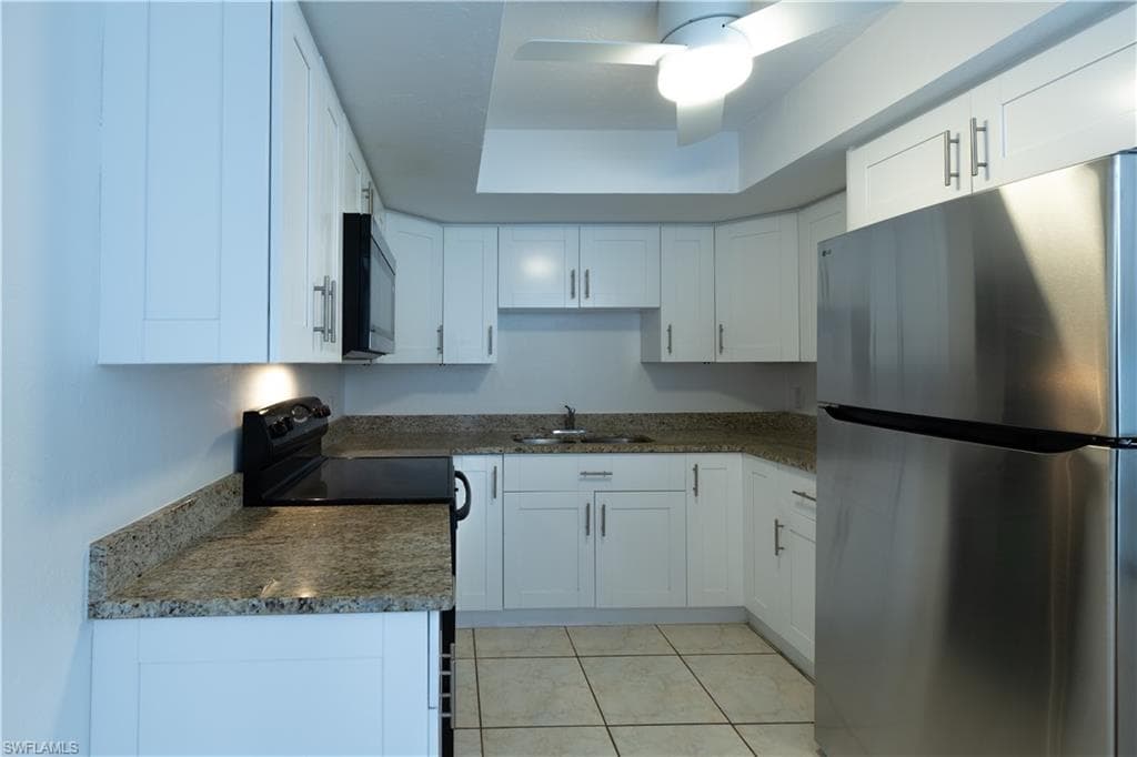 4906 Victoria DR # 313, CAPE CORAL FL 33904-12