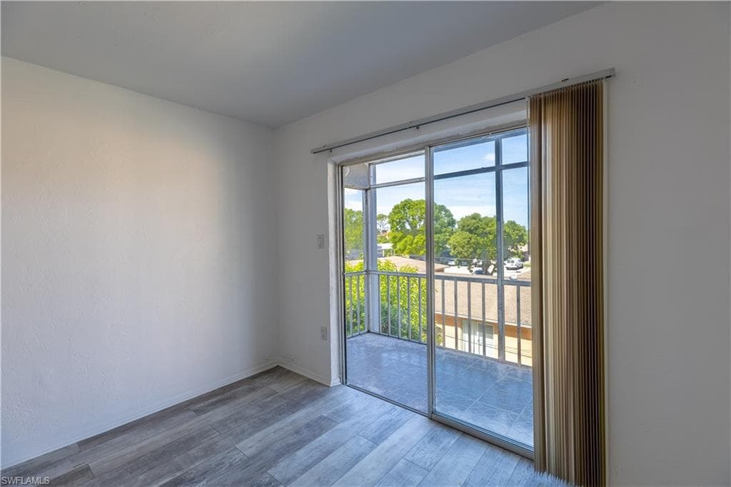 4906 Victoria DR # 313, CAPE CORAL FL 33904-16