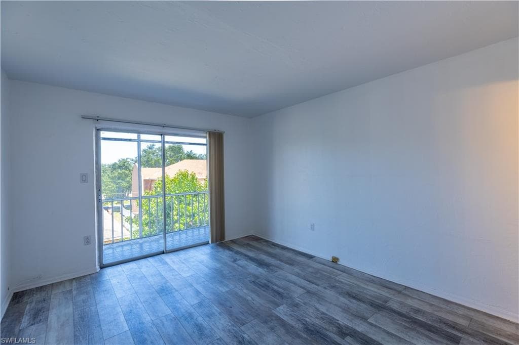 4906 Victoria DR # 313, CAPE CORAL FL 33904-15