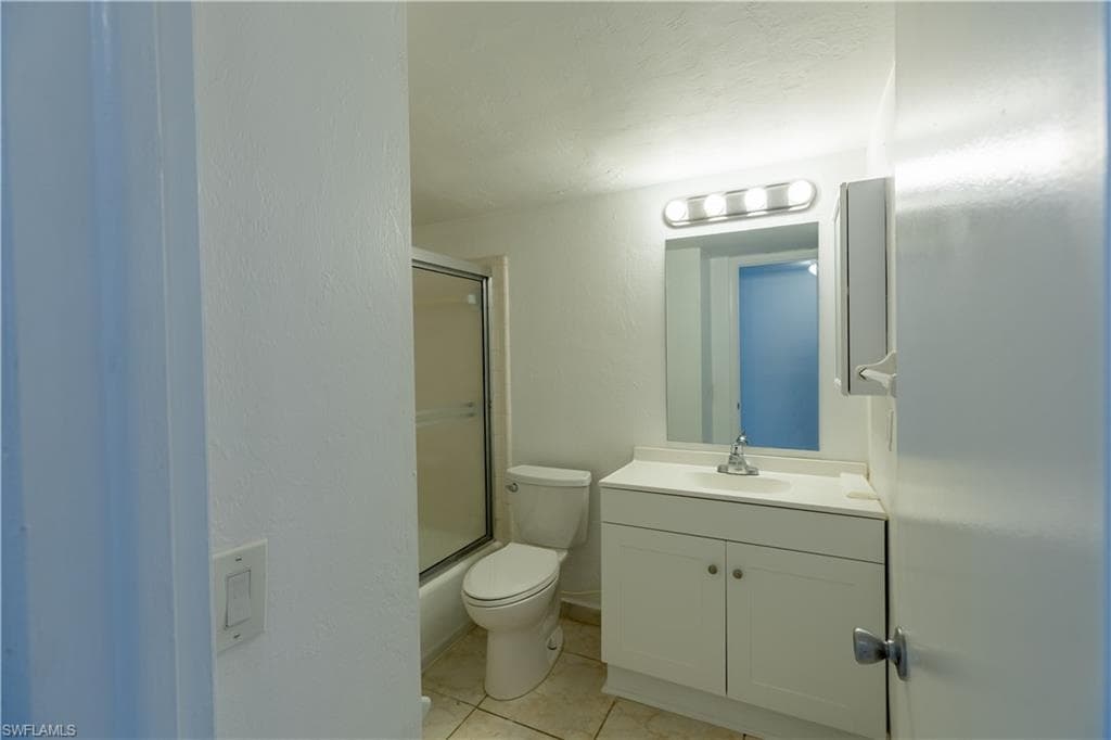 4906 Victoria DR # 313, CAPE CORAL FL 33904-25
