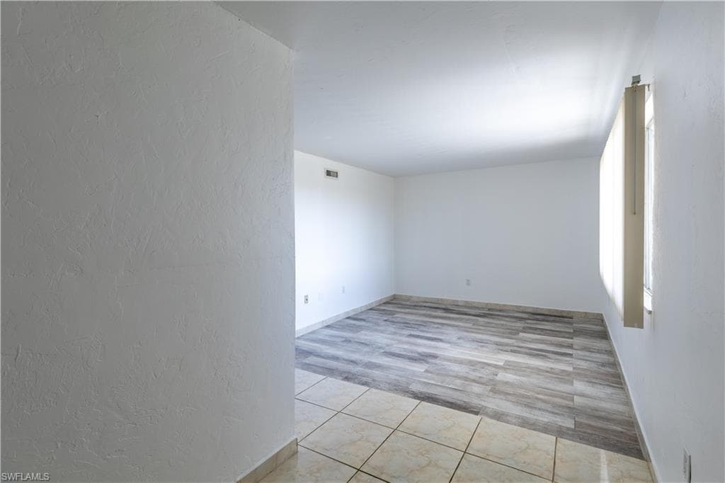 4906 Victoria DR # 313, CAPE CORAL FL 33904-2