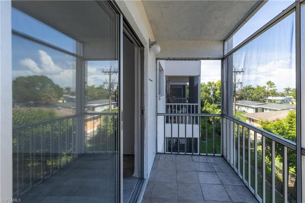 4906 Victoria DR # 313, CAPE CORAL FL 33904-19