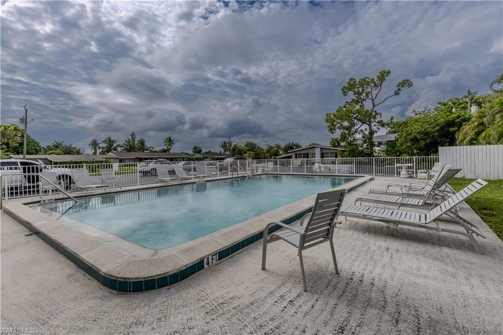 4906 Victoria DR # 313, CAPE CORAL FL 33904-32