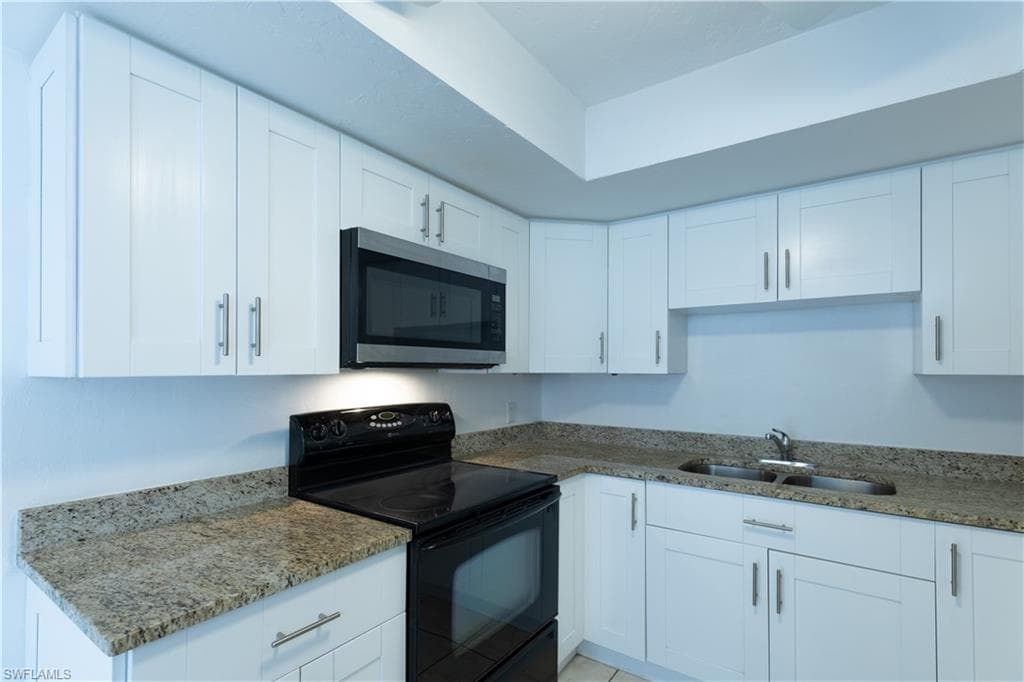 4906 Victoria DR # 313, CAPE CORAL FL 33904-13
