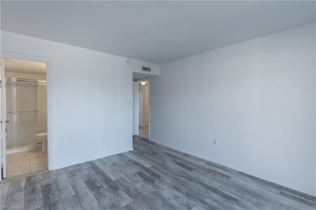 4906 Victoria DR # 313, CAPE CORAL FL 33904-17