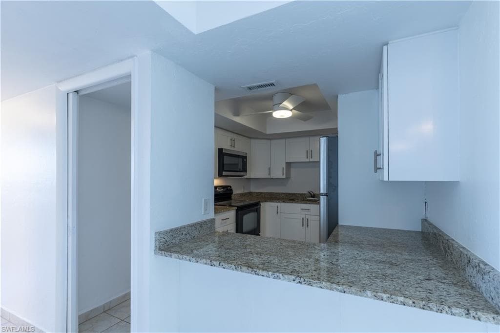 4906 Victoria DR # 313, CAPE CORAL FL 33904-10