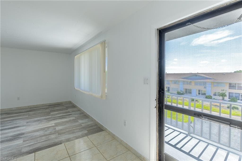 4906 Victoria DR # 313, CAPE CORAL FL 33904-3
